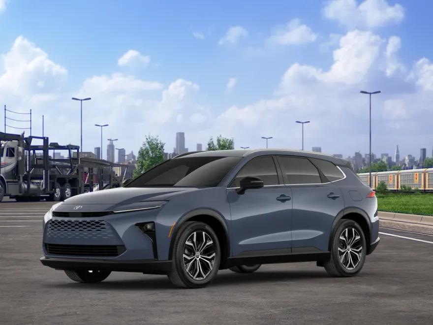2025 Toyota Crown Signia XLE photo 1