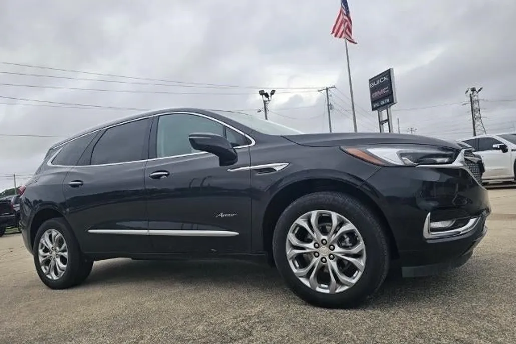 2021 Buick Enclave Avenir photo 1