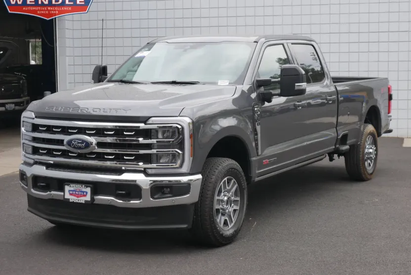 2025 Ford F-350 Lariat photo 1