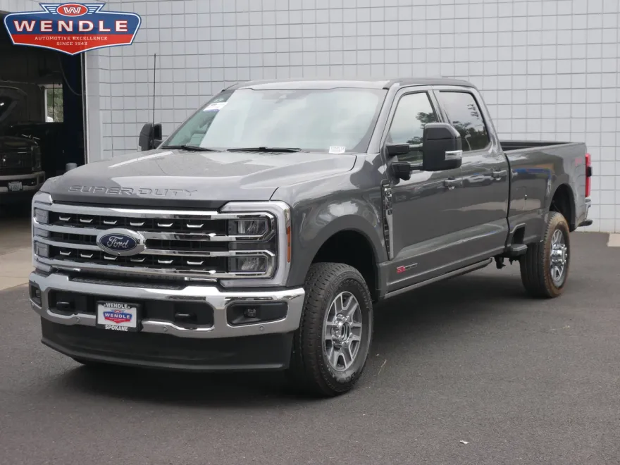 2025 Ford F-350 Lariat photo 1