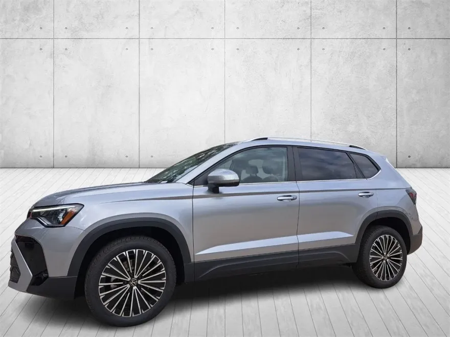 2025 Volkswagen Taos SE photo 1