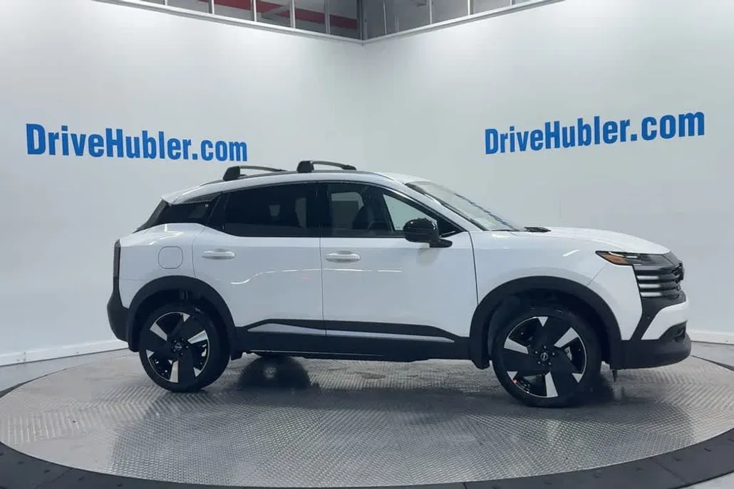 2026 Nissan Kicks SR photo 1