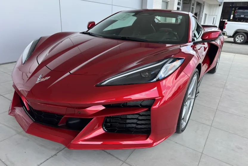 2025 Chevrolet Corvette E-Ray 3LZ photo 1