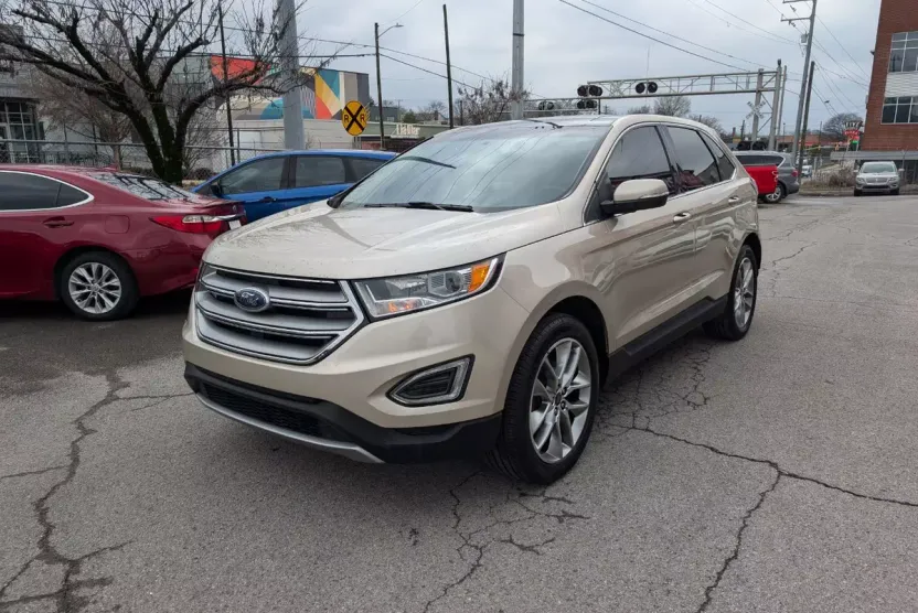 2018 Ford Edge Titanium photo 1