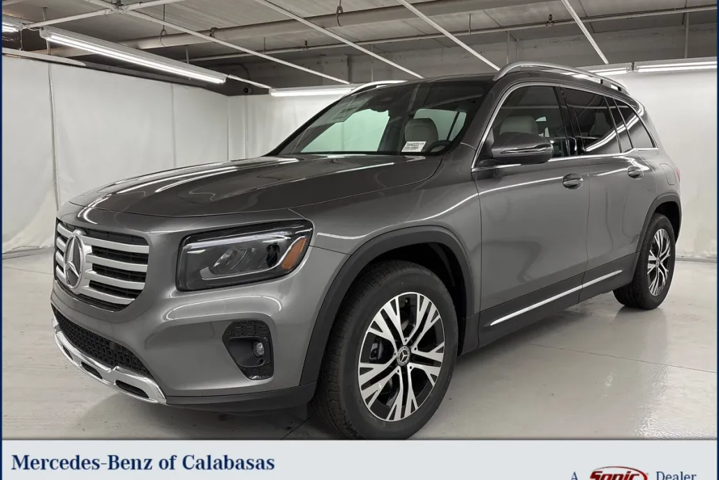 2026 Mercedes Benz GLB 250 photo 1