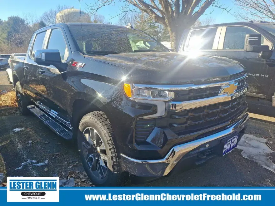 2025 Chevrolet Silverado 1500 LT photo 1