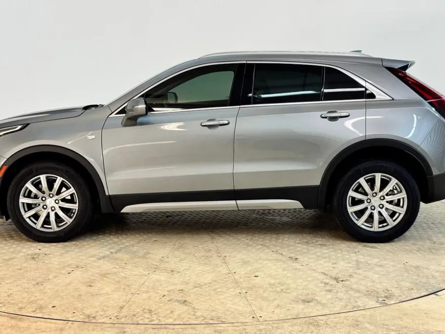 2023 Cadillac XT4 Premium Luxury photo 1
