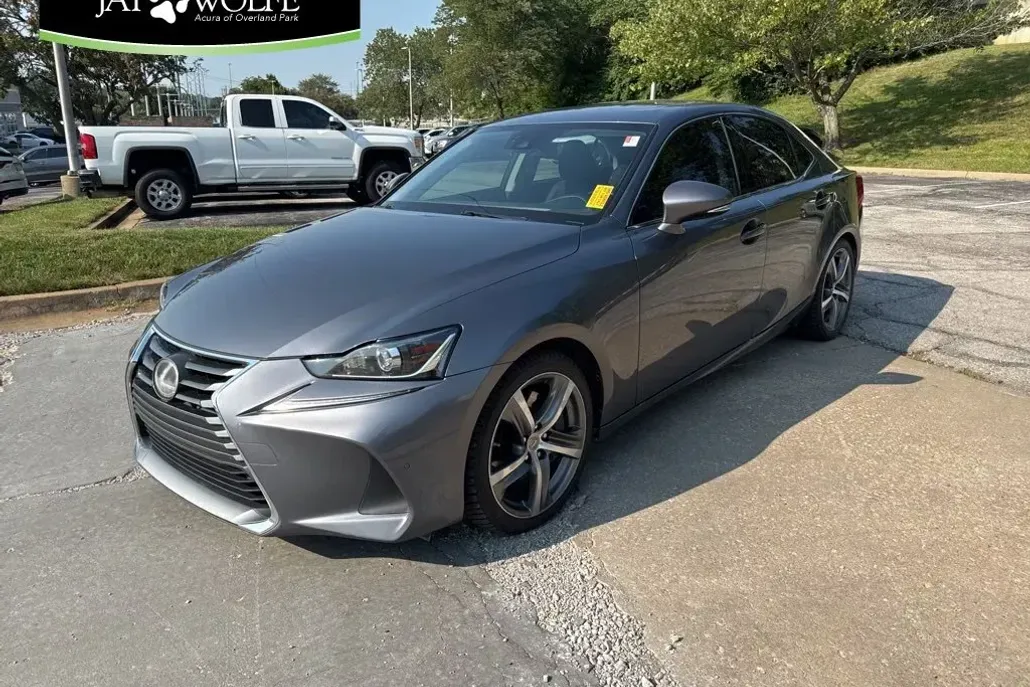 2017 Lexus IS 300 photo 1