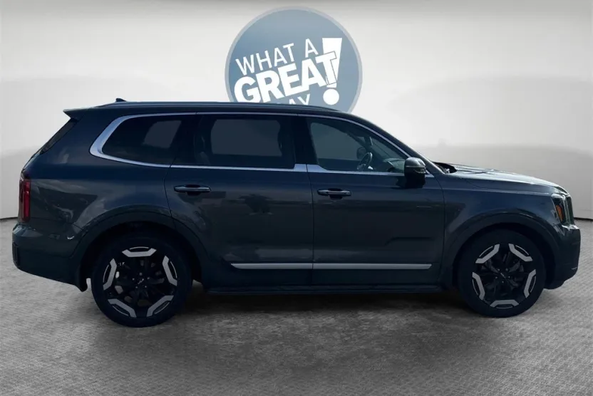 2024 Kia Telluride S photo 1