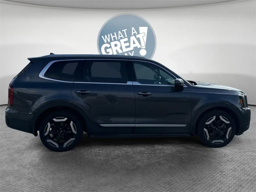 2024 Kia Telluride S photo 1