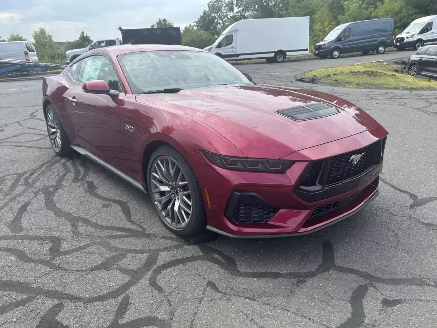 2025 Ford Mustang GT photo 1