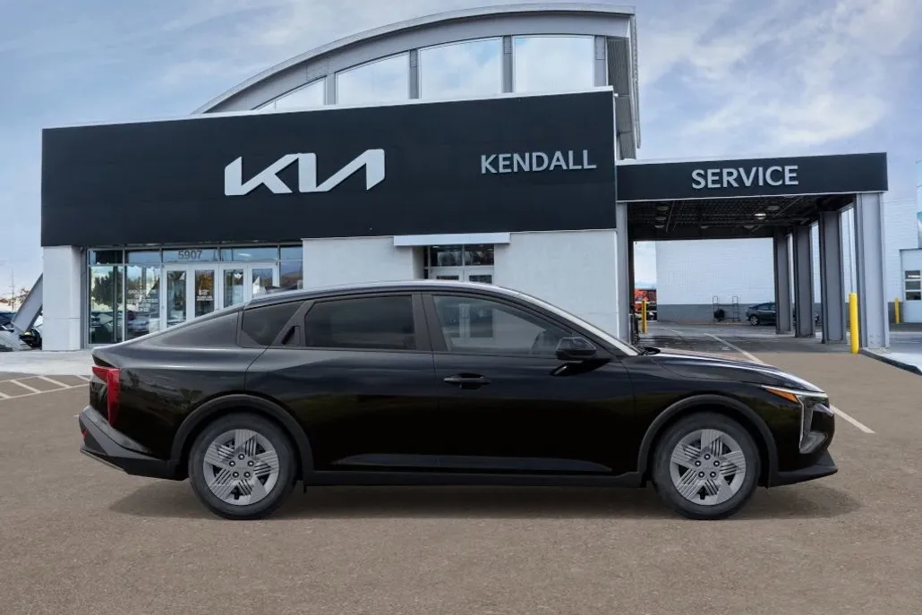 2025 Kia K4 LX photo 1