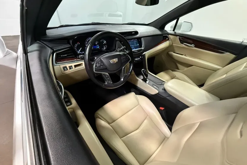 2019 Cadillac XT5 Premium Luxury photo 1
