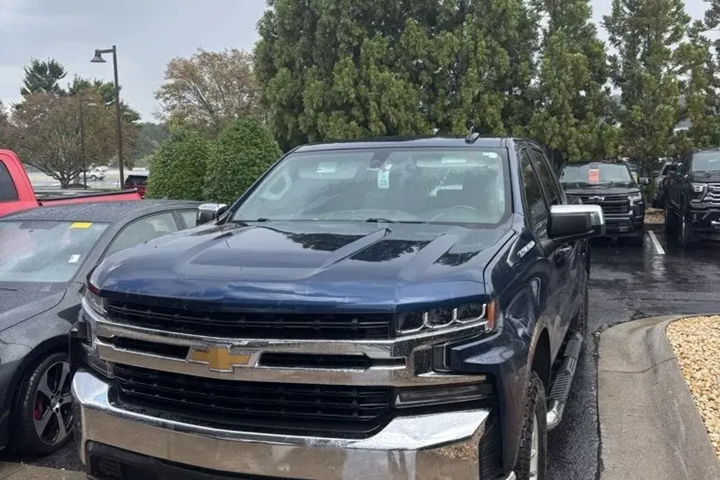 2019 Chevrolet Silverado 1500 LT photo 1