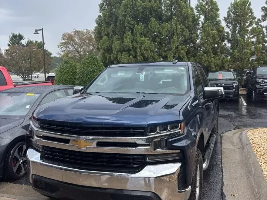 2019 Chevrolet Silverado 1500 LT photo 1