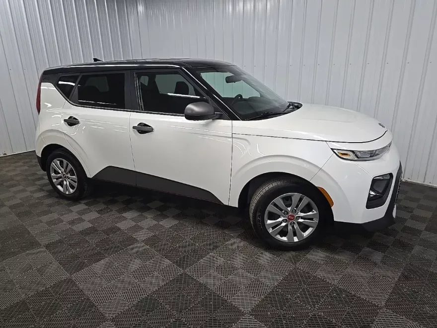 2021 Kia Soul LX photo 1