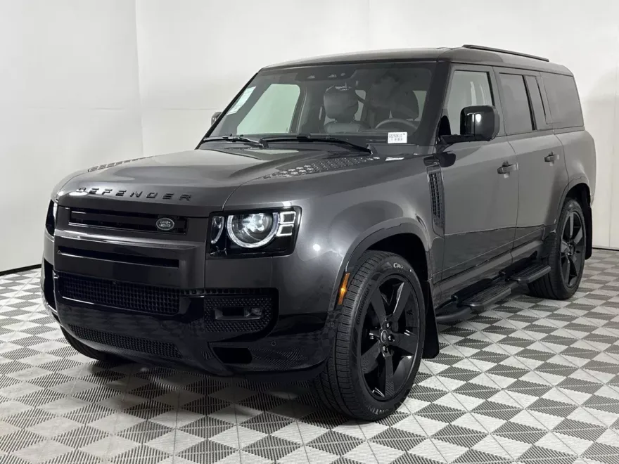 2025 Land Rover Defender 130 X-Dynamic SE photo 1