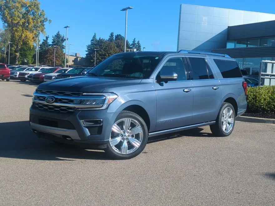 2023 Ford Expedition MAX Platinum photo 1