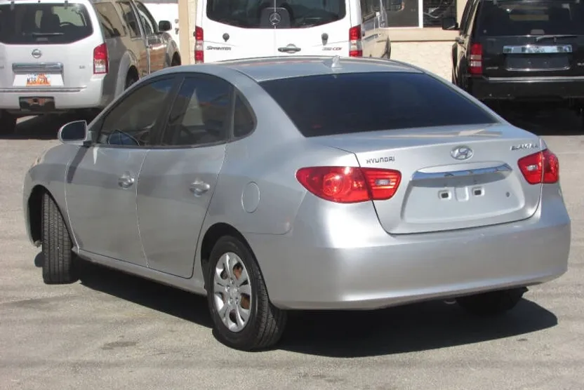 2010 Hyundai Elantra GLS photo 1