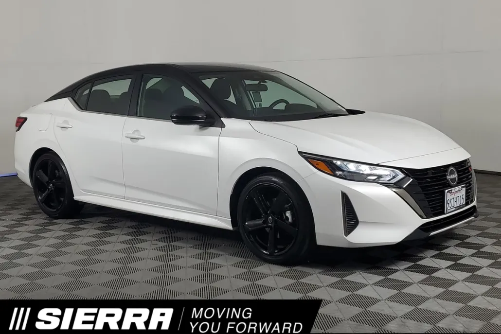 2024 Nissan Sentra SR photo 1
