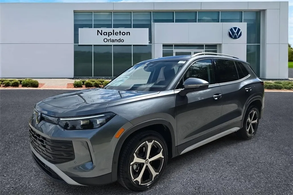 2025 Volkswagen Tiguan SE photo 1