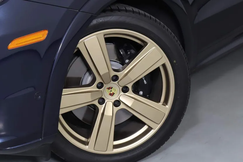2024 Porsche Cayenne S Coupe photo 1