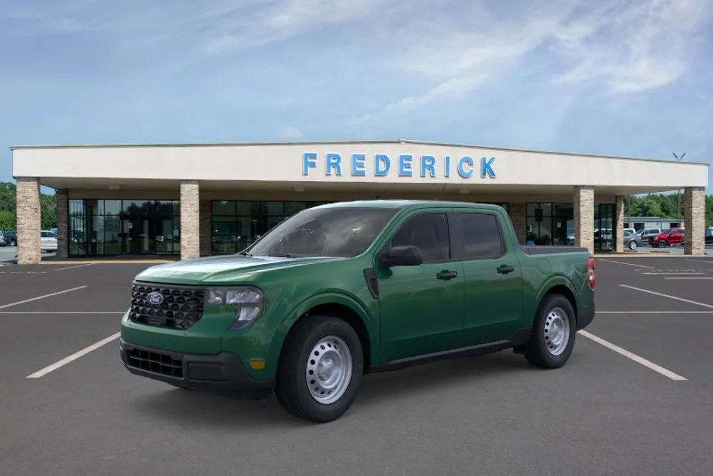 2025 Ford Maverick XL photo 1