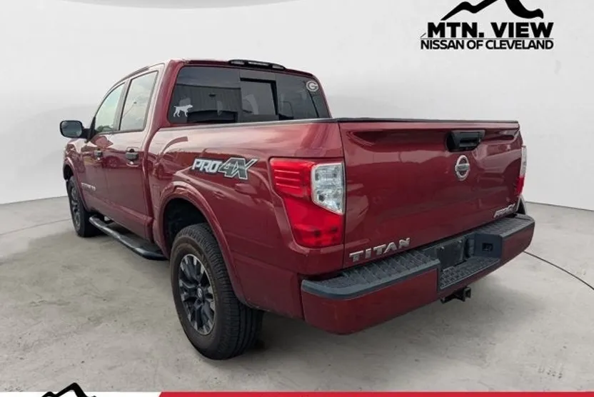2019 Nissan Titan PRO-4X photo 1