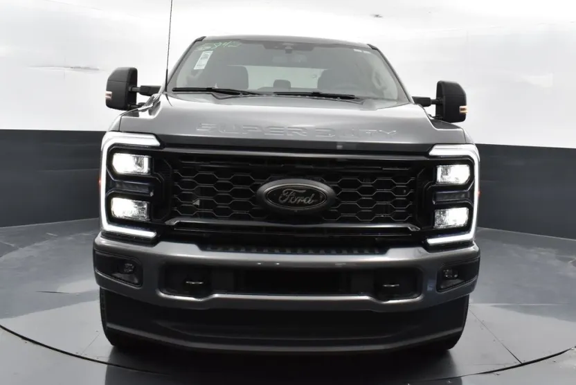 2025 Ford F-350 XLT photo 1