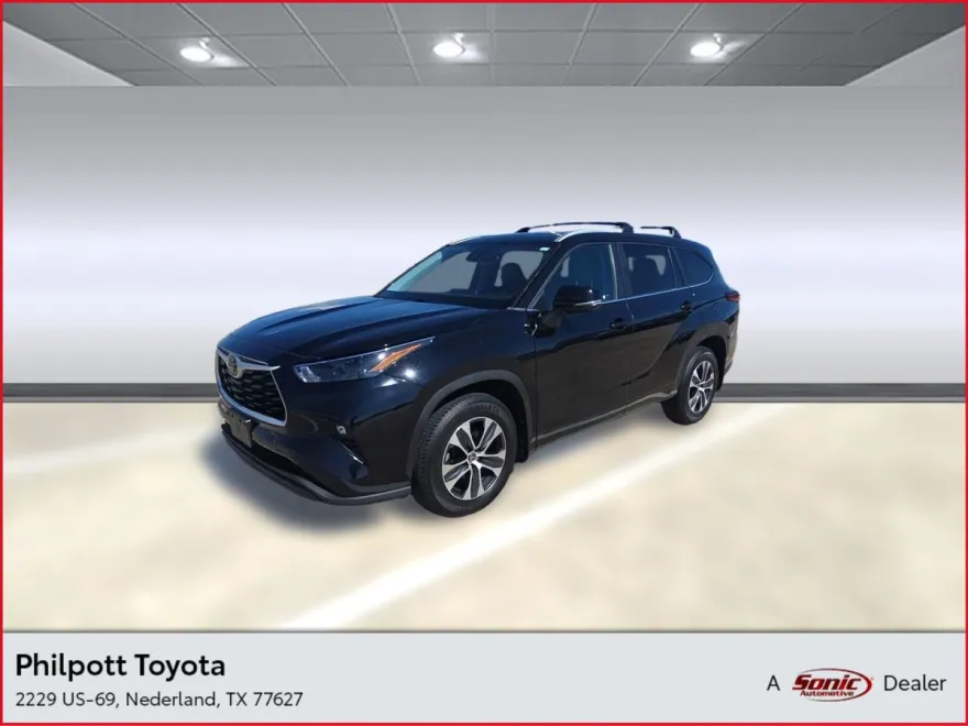 2023 Toyota Highlander XLE photo 1