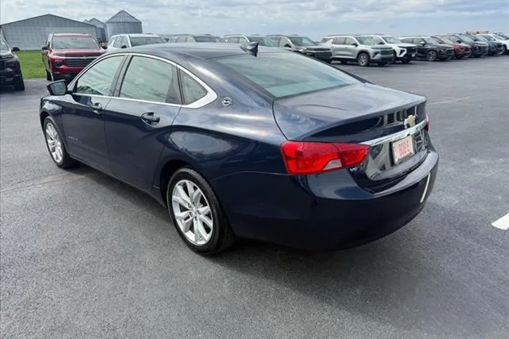 2017 Chevrolet Impala photo 1