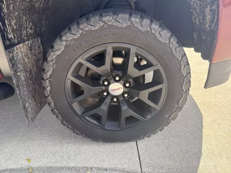 2017 Gmc Sierra 1500 SLT photo 1