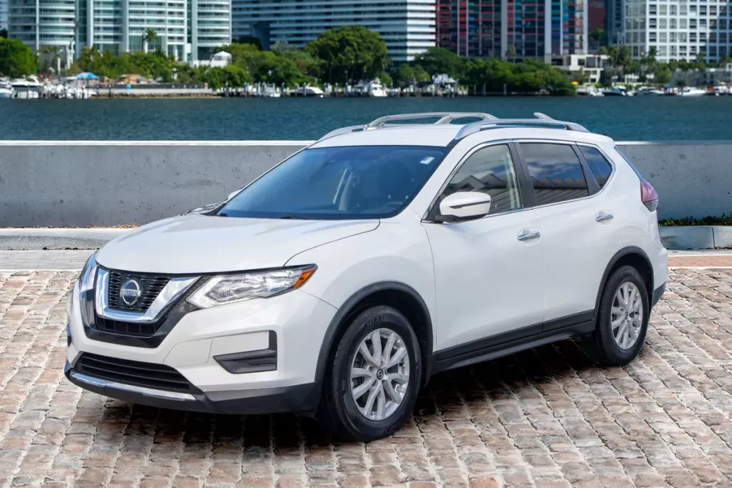 2019 Nissan Rogue SV photo 1