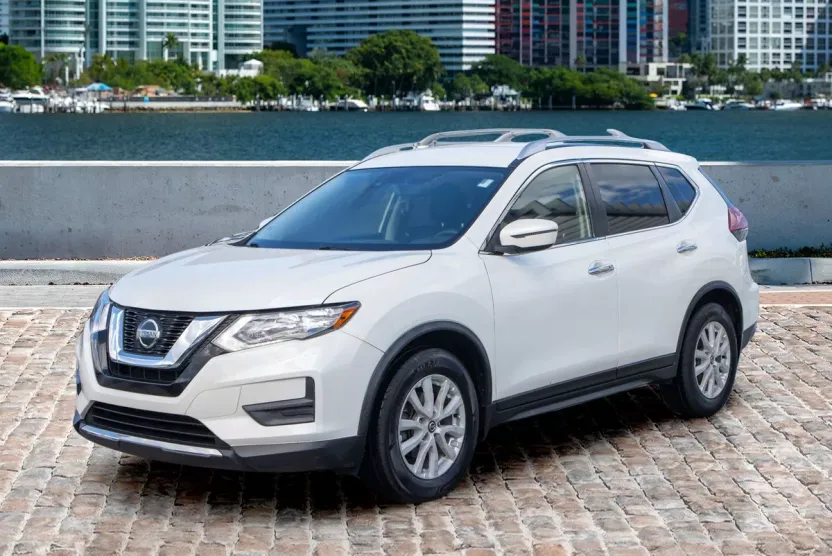 2019 Nissan Rogue SV photo 1