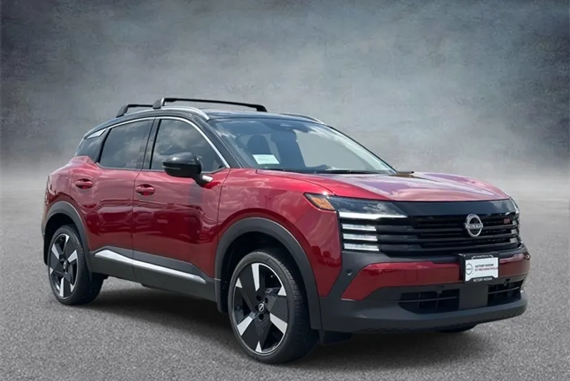 2025 Nissan Kicks SR photo 1