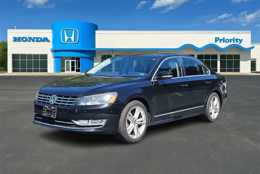 2014 Volkswagen Passat SEL Premium photo 1