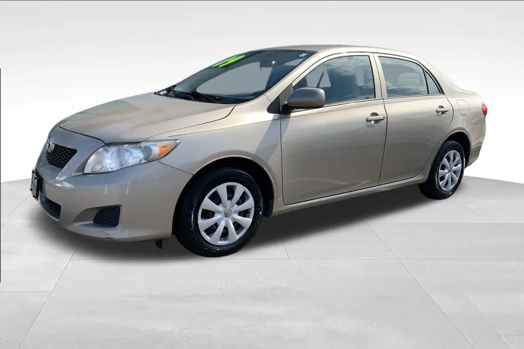 2009 Toyota Corolla LE photo 1