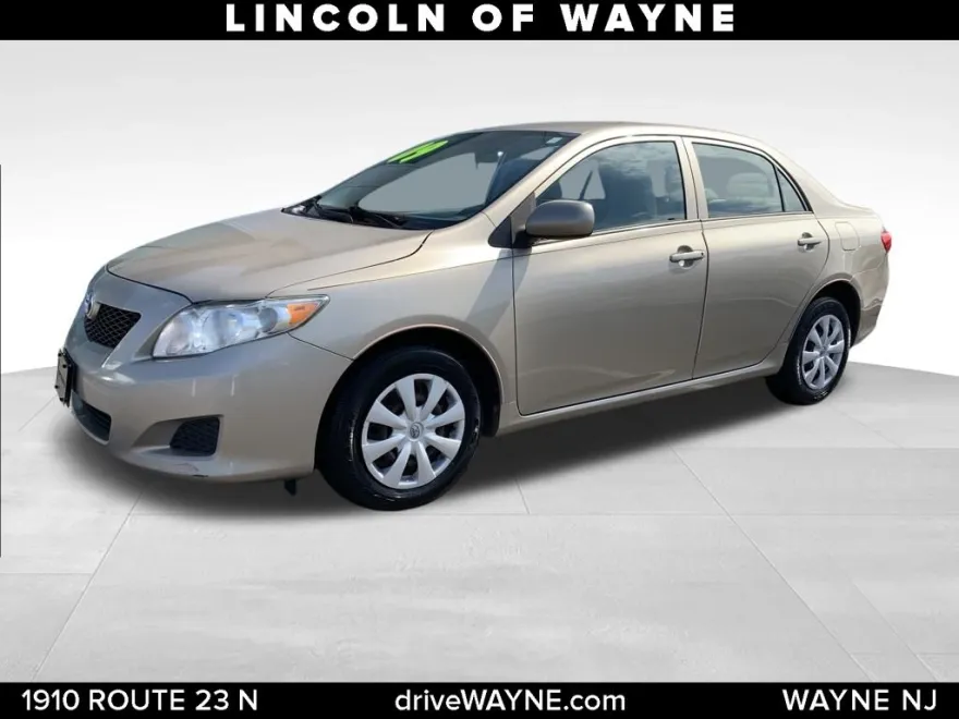 2009 Toyota Corolla LE photo 1