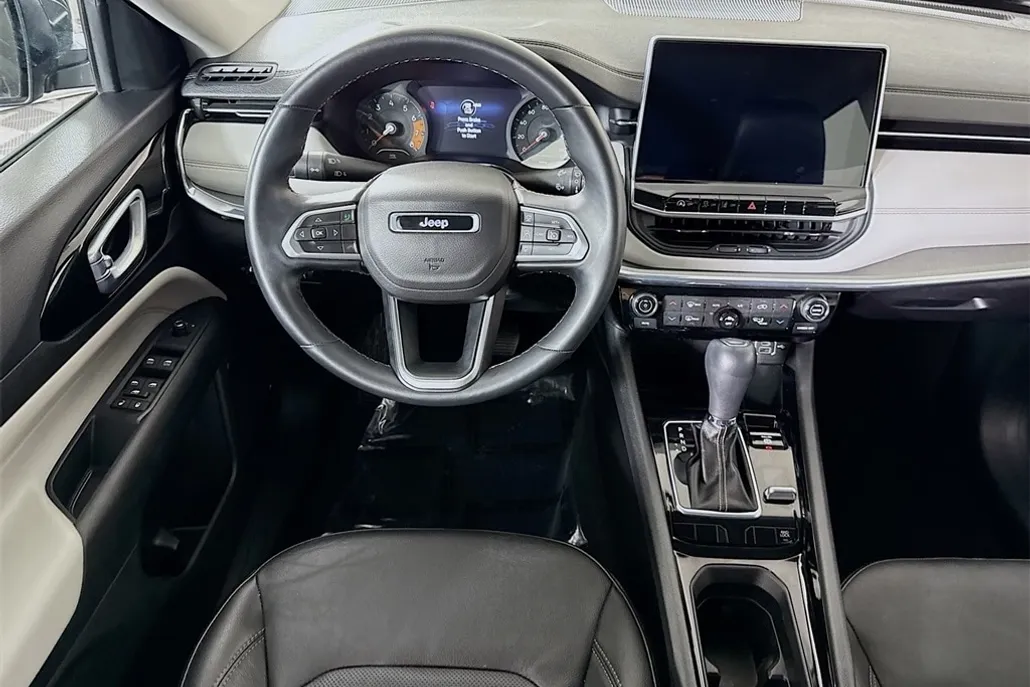 2022 Jeep Compass Limited photo 1