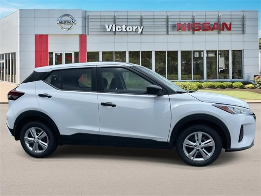 2025 Nissan Kicks Play S photo 1