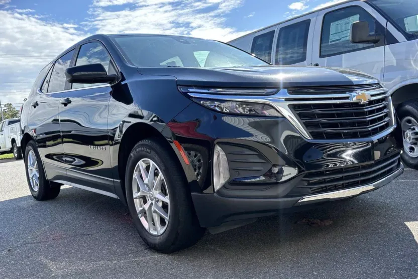 2022 Chevrolet Equinox LT photo 1