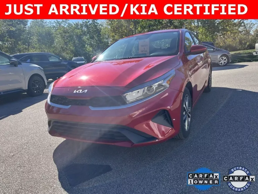 2023 Kia Forte LXS photo 1
