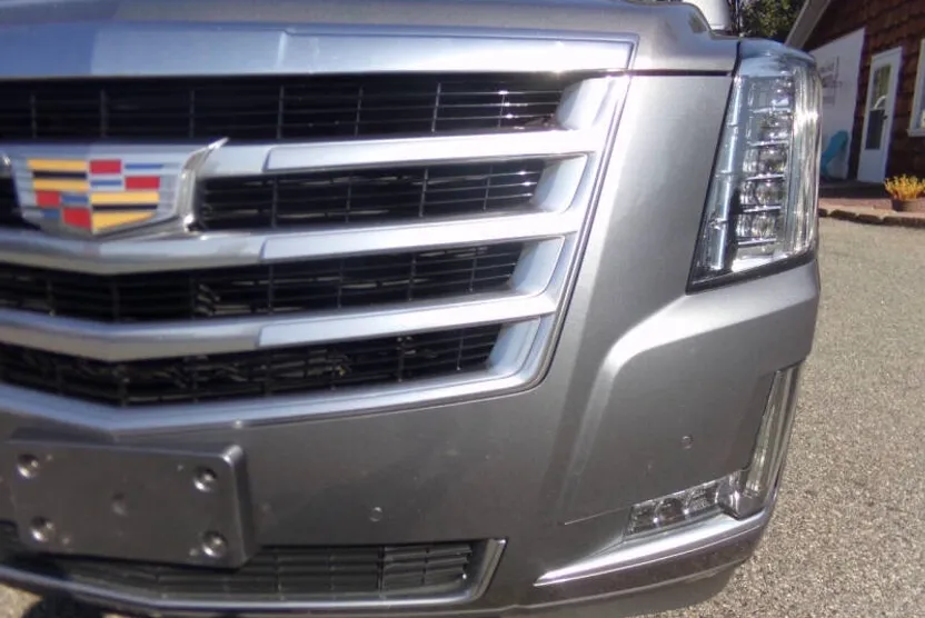 2018 Cadillac Escalade Luxury photo 1