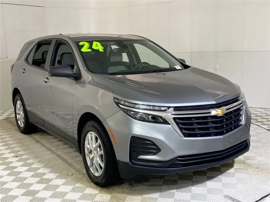 2024 Chevrolet Equinox LS photo 1