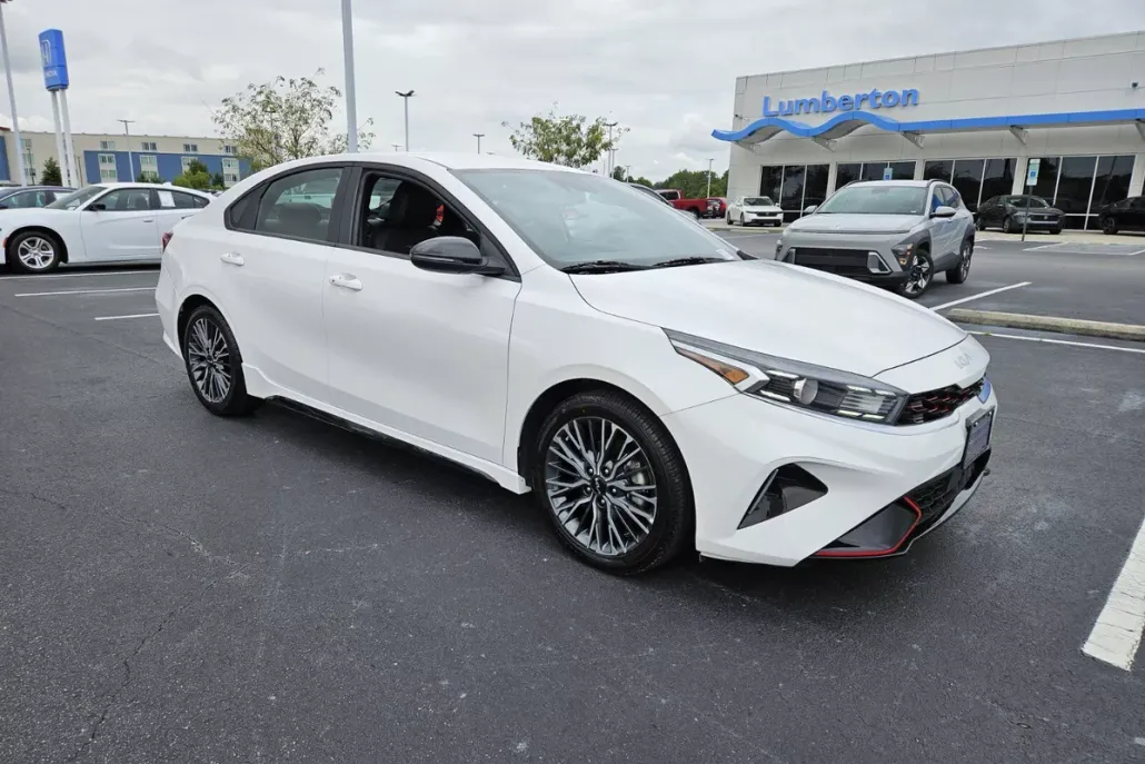 2024 Kia Forte GT-Line photo 1