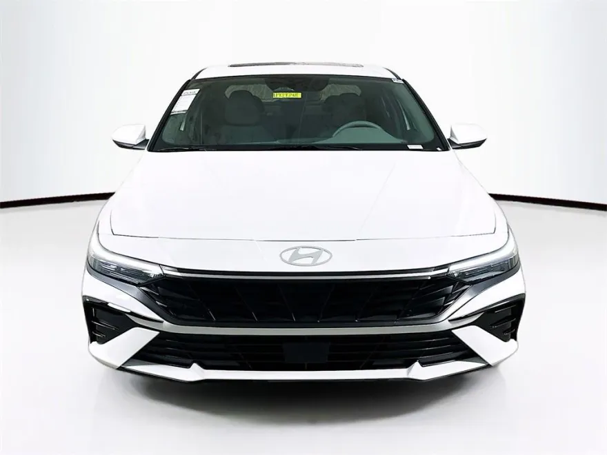 2025 Hyundai Elantra SEL Convenience photo 1
