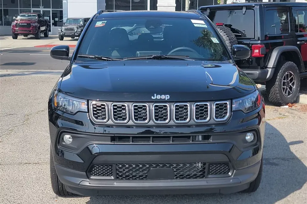 2025 Jeep Compass Latitude photo 1