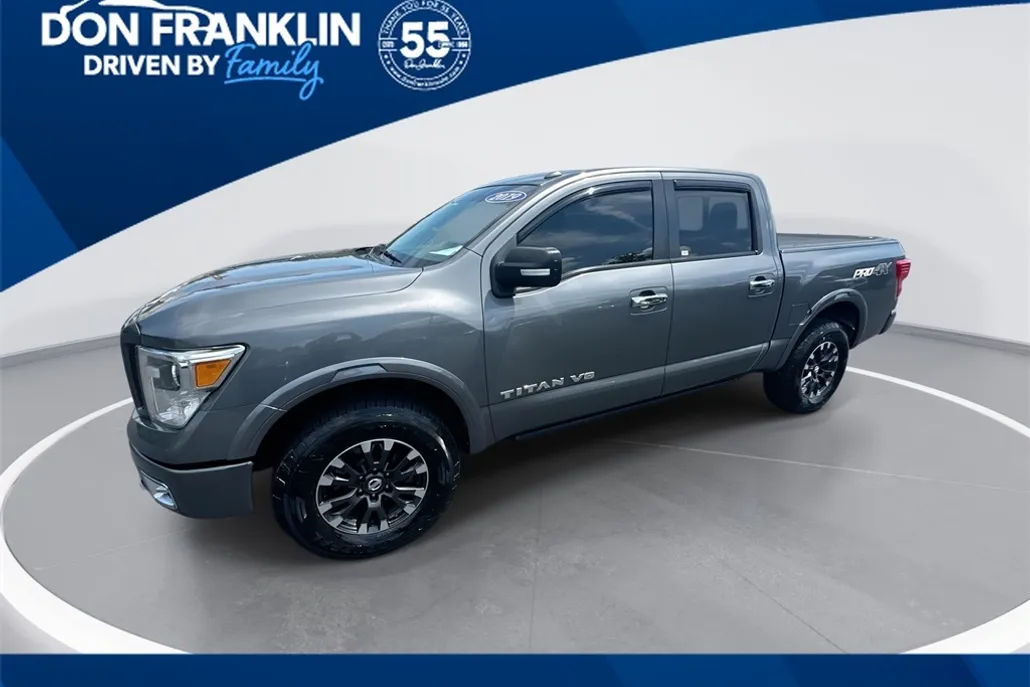2019 Nissan Titan PRO-4X photo 1