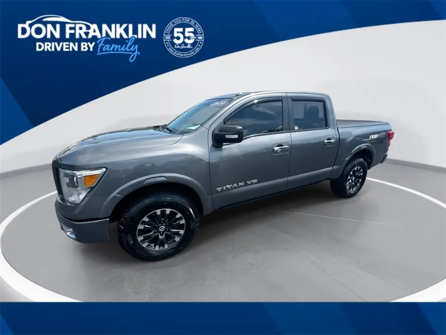 2019 Nissan Titan PRO-4X photo 1