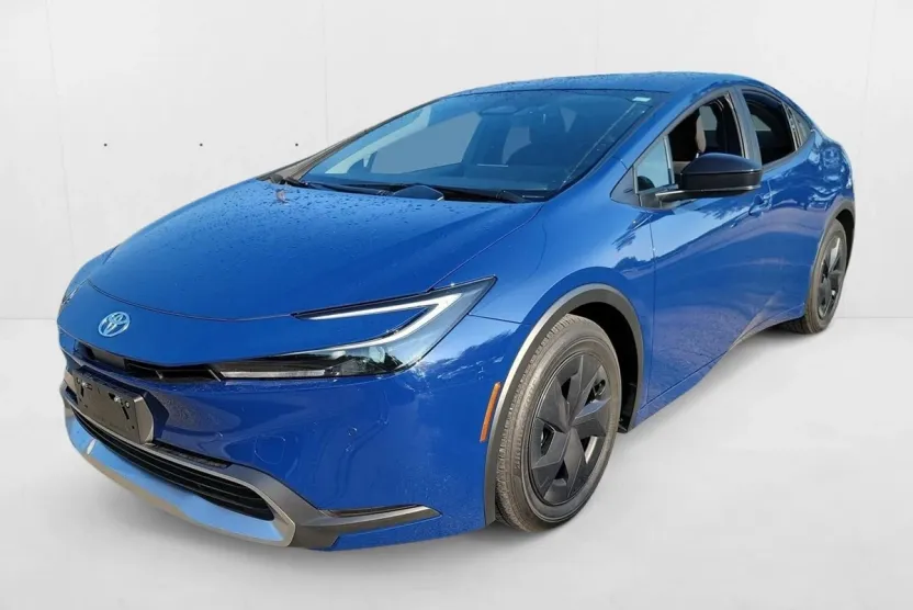 2025 Toyota Prius Plug-in Hybrid SE photo 1